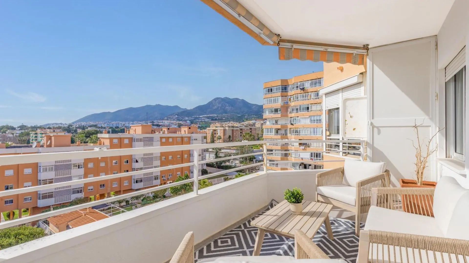 Torremolinos & Terrace Views By Ele Apartments